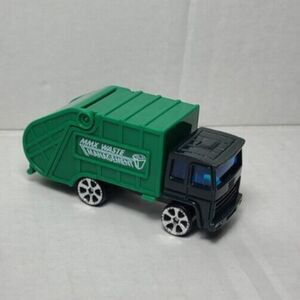1/64 Motormax 6039 recycling Trash Truck Green